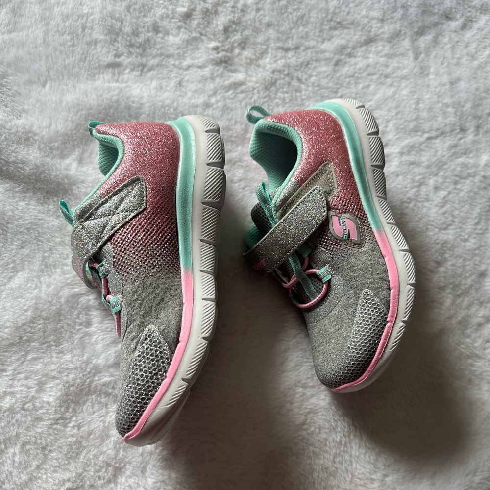 Girls sketchers sneakers